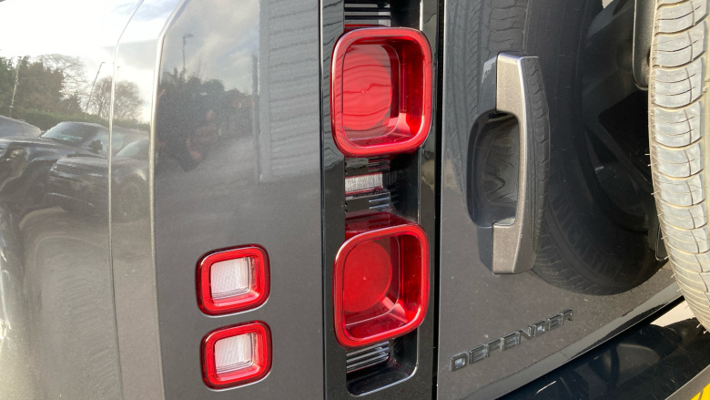 Land Rover Defender 3.0 D250 X-Dynamic SE 90 3dr Auto Diesel Estate